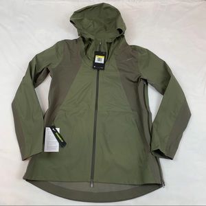 Nike Women's Nike Aeroshield Running Jacket green